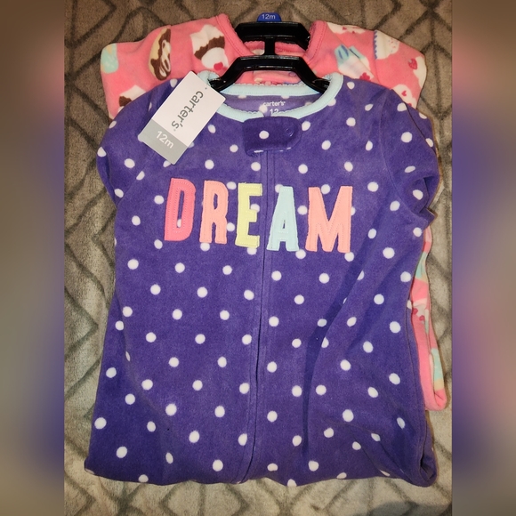 Carters girls pajamas - Picture 1 of 3